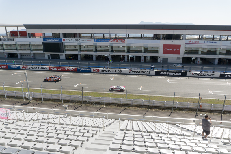 Seeing and hearing these cars going flat out down the long front straight was fantastic.